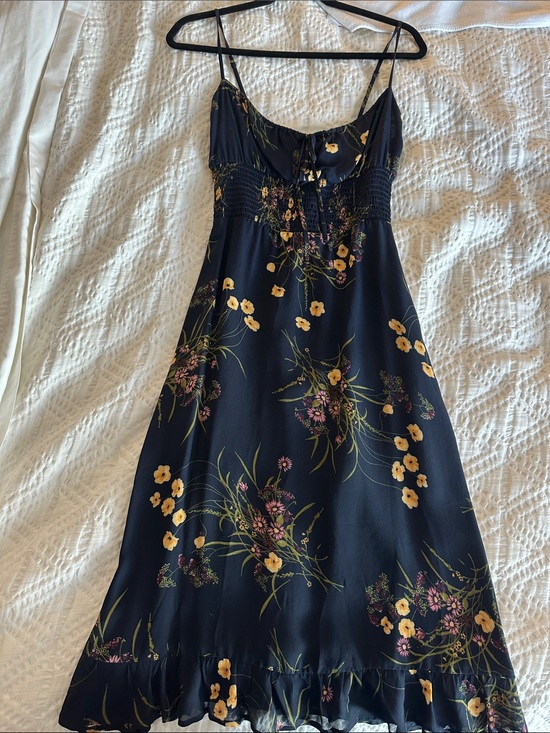 Reformation Dresses & Skirts - Reformation Navy Floral Smocked Spaghetti Strap Dress